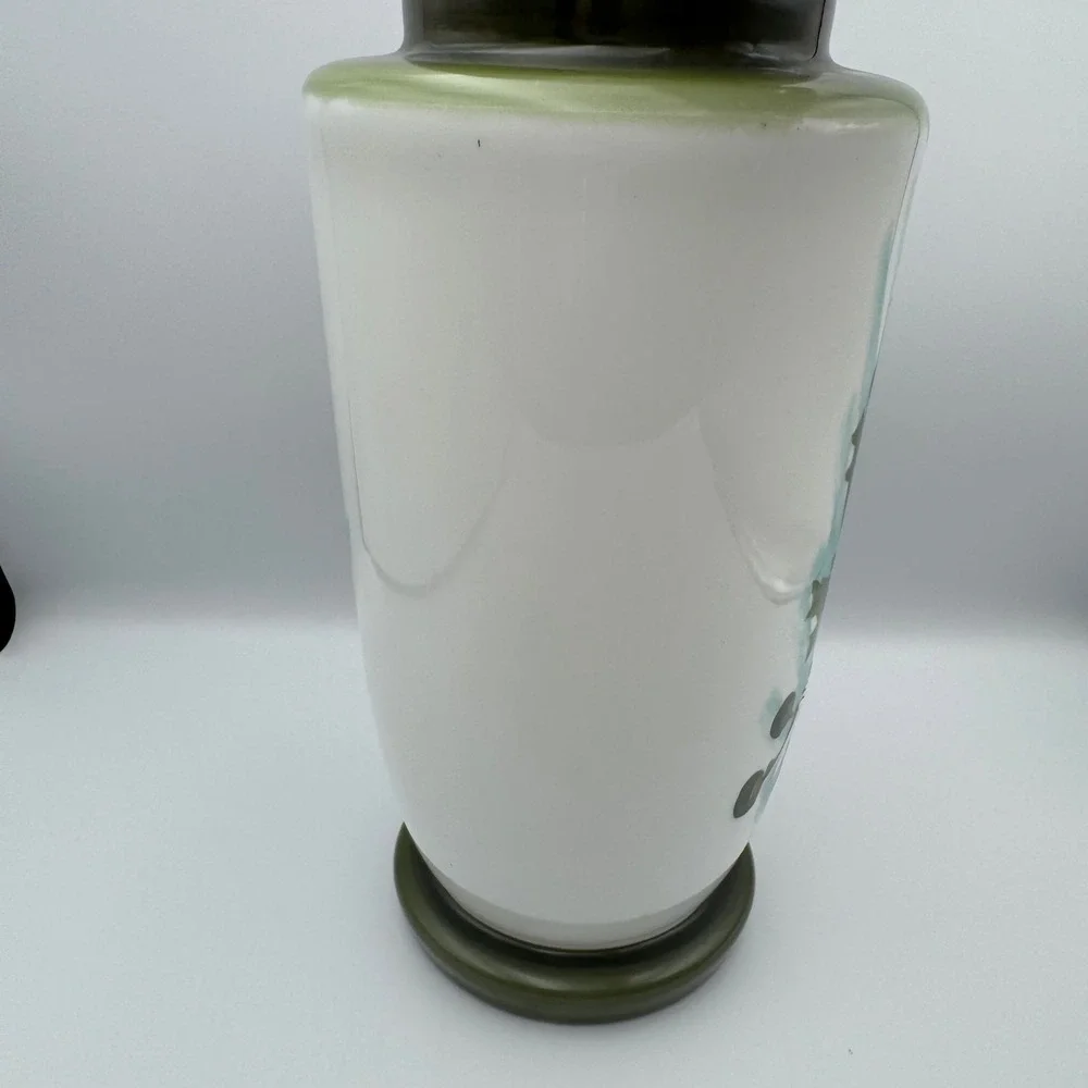 Vintage Porcelain Vase Romantic‎ Scene Floral Gold Gilt Accent